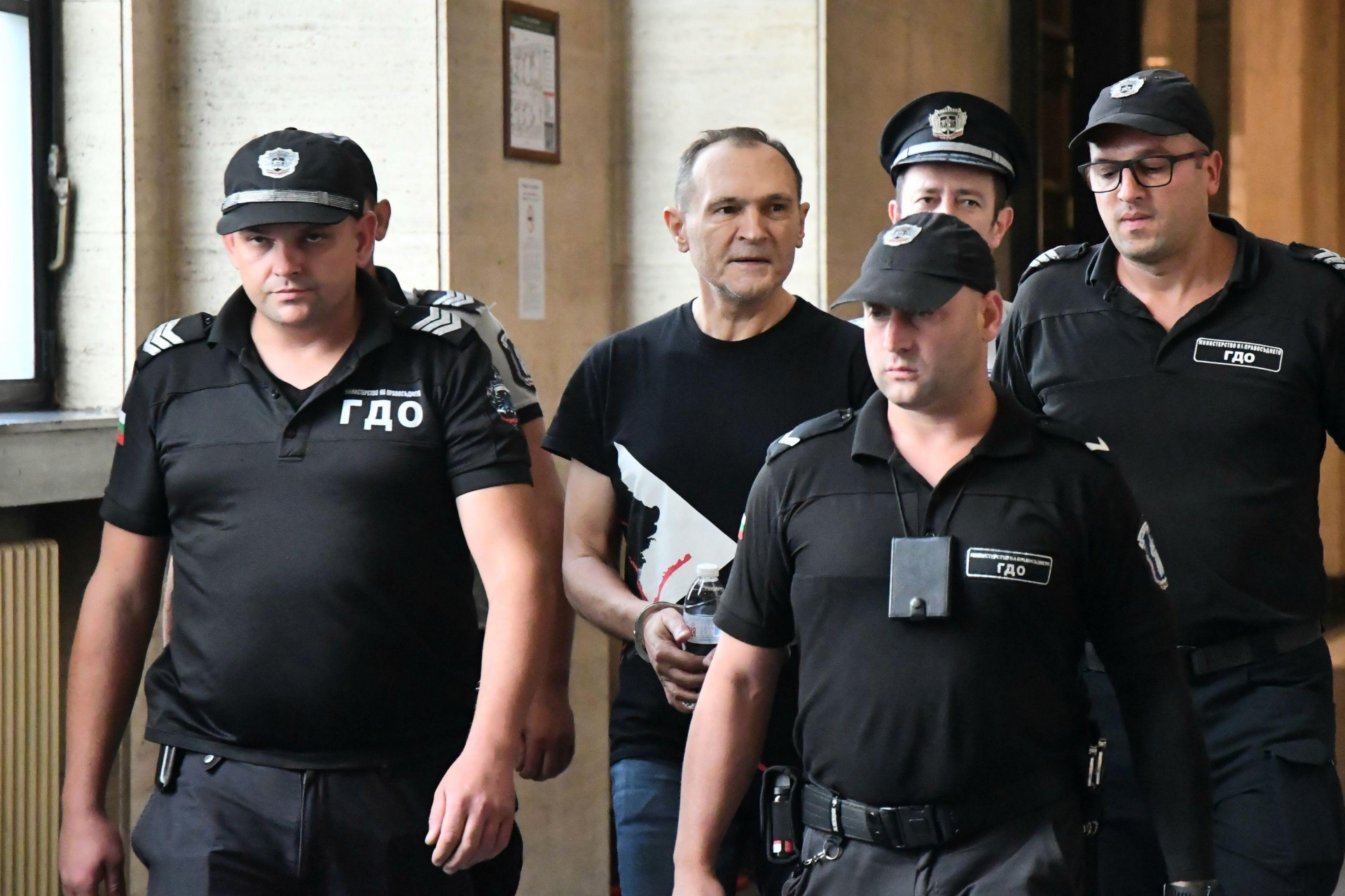 Адвокатът на Божков шокира всички: Май се оказа, че е сбъркал с прибирането си заради...