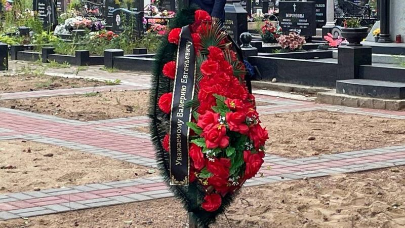 Изпратиха Пригожин в последния му земен път СНИМКИ