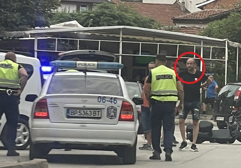 Ангел Гелето пак избухна във Враца, три патрулки го усмиряват СНИМКИ