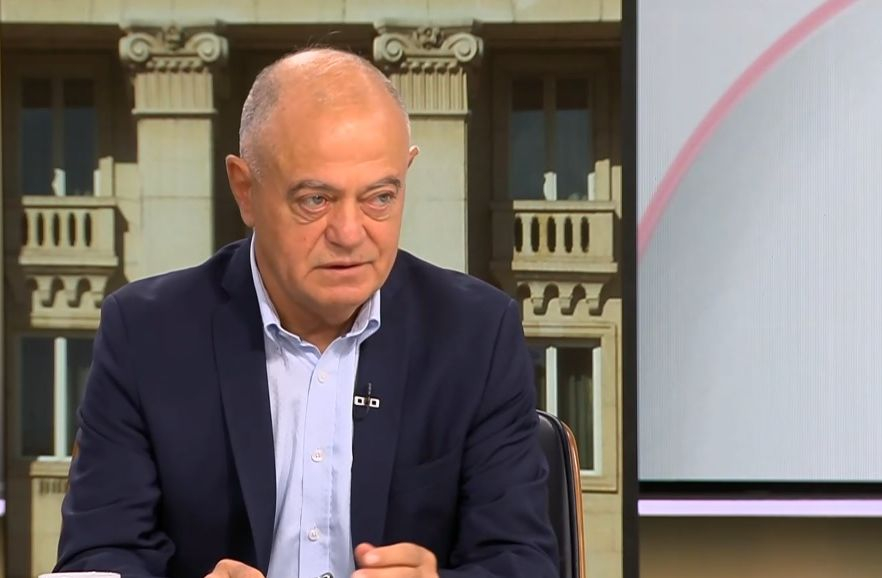 Ген. Атанасов разкри къде се прилепвал и подмушвал Алексей Петров ВИДЕО