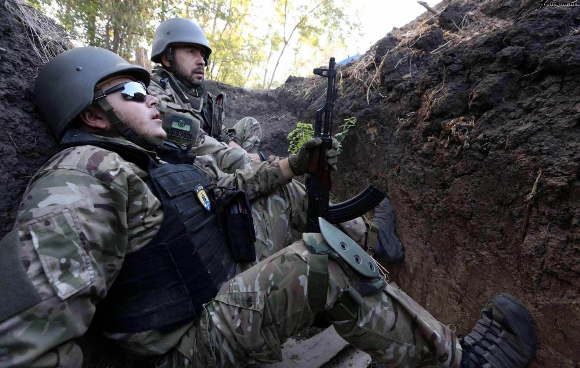 ВИДЕО от войната: Руски боец ​​нахлу в окоп на ВСУ и влезе в ръкопашен бой