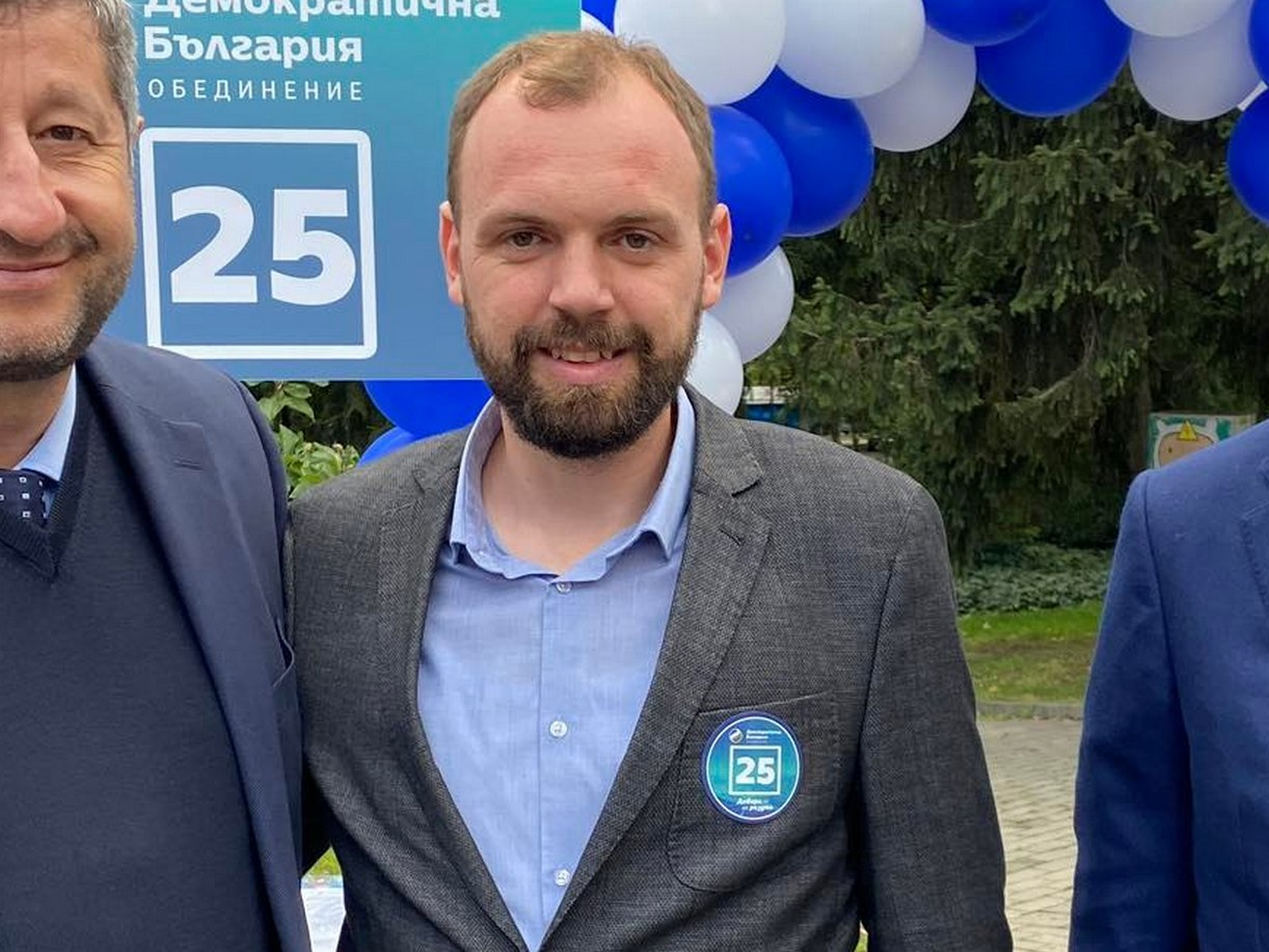 Съветникът на Тагарев Мустафа Емин хвърли оставка