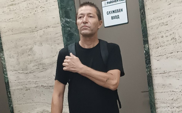 Търсят под дърво и камък Мустафа заради секс с този мъж в пловдивски парк СНИМКИ