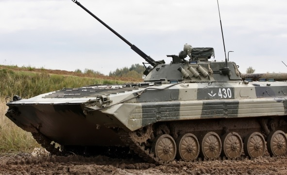 Руски войник открадна бойна машина на пехотата от ВСУ