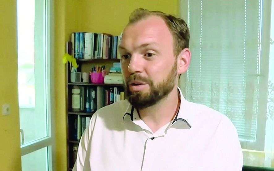 Скандалът със съветника на Тагарев щеше да отшуми, ако не се привиждаше дългата ръка на Русия, обяви Ирини Зикидис