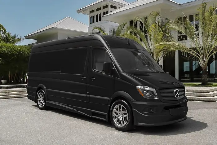 Безкраен лукс в мобилен офис на базата на Mercedes-Benz ВИДЕО