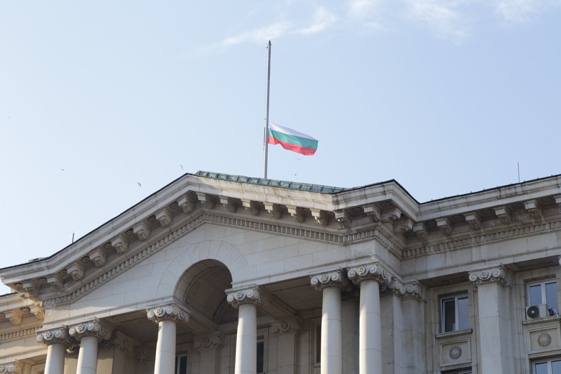 България скърби за жертвите на бедствието в Царево СНИМКИ