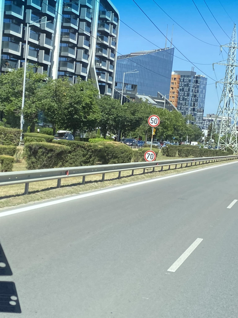 Шофьорите в София в шок, чудят се с колко километра да карат по този булевард, защото... СНИМКА