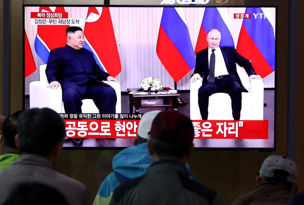 Путин се срещна с Ким Чен Ун на космодрума "Восточний" ВИДЕО