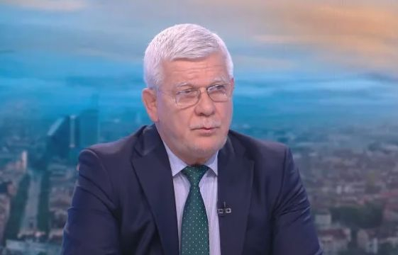 Един от най-важните министри огласи остава ли след ротацията