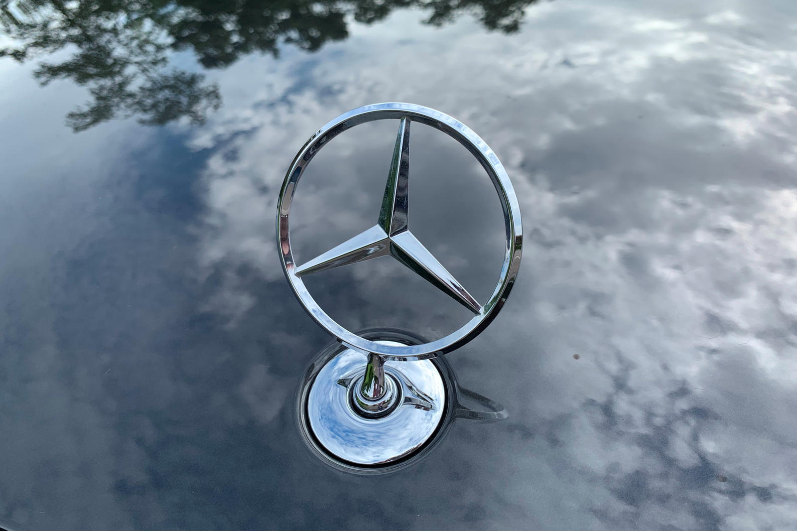 Mercedes S-Klasse на руските служби се продава