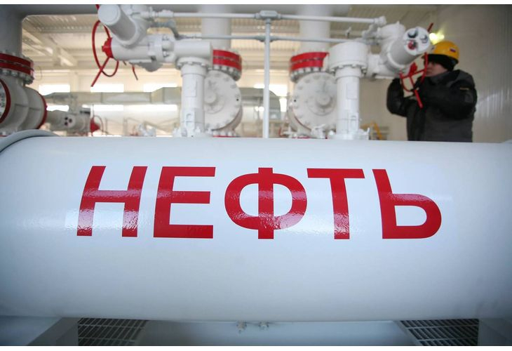 Цената на руския петрол удари нов връх, ето кой купува бясно 