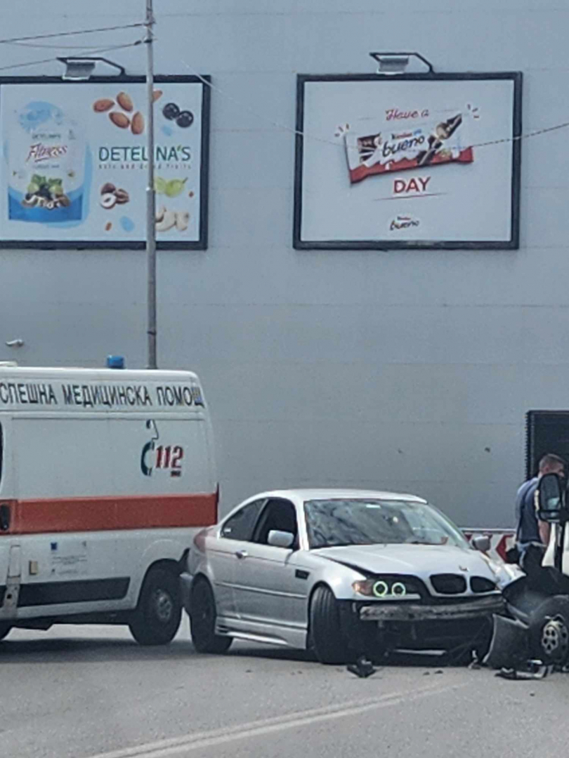 Първо в БЛИЦ: Жестоко меле в "Студентски град", хвърчат линейни и полиция СНИМКИ 