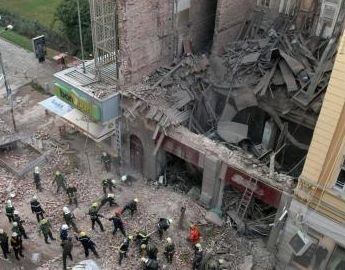 Раздвижване! 17 години след трагедията "Алабин" вече...