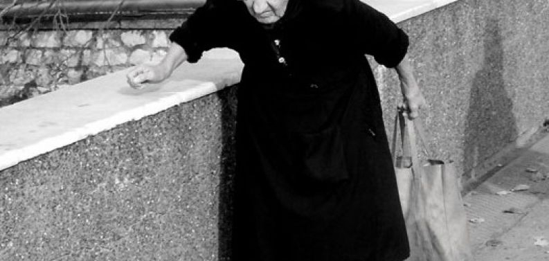  Възрастни столичанки отидоха уж на безплатен масаж, а ги ошушкаха с над 4000 лева, ето как