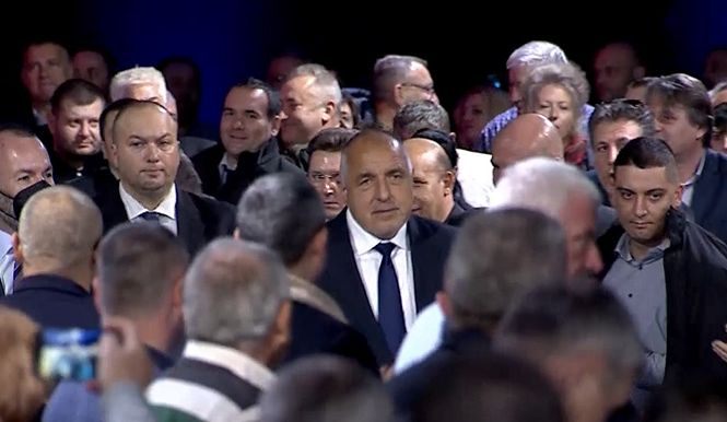 Най-спряганият кандидат на ГЕРБ за кмет на София заплете още повече интригата