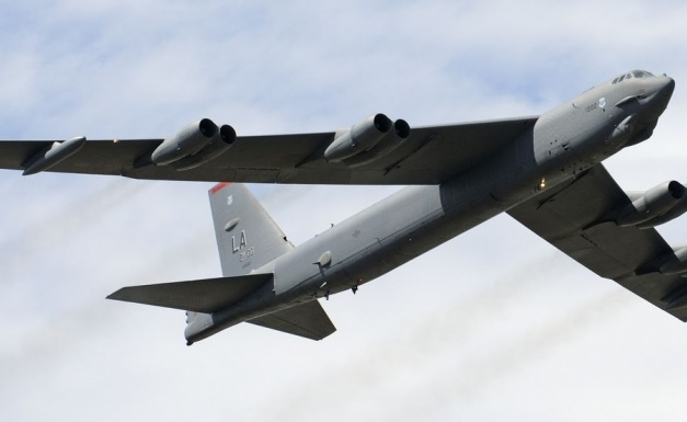 Американският бомбардировач B-52, прелетял на 200 км от Крим, носел на борда си...