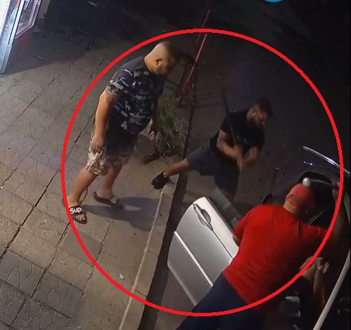 Ужас в Харманли: С колове и бухалки пребиха Желязко ВИДЕО 18+