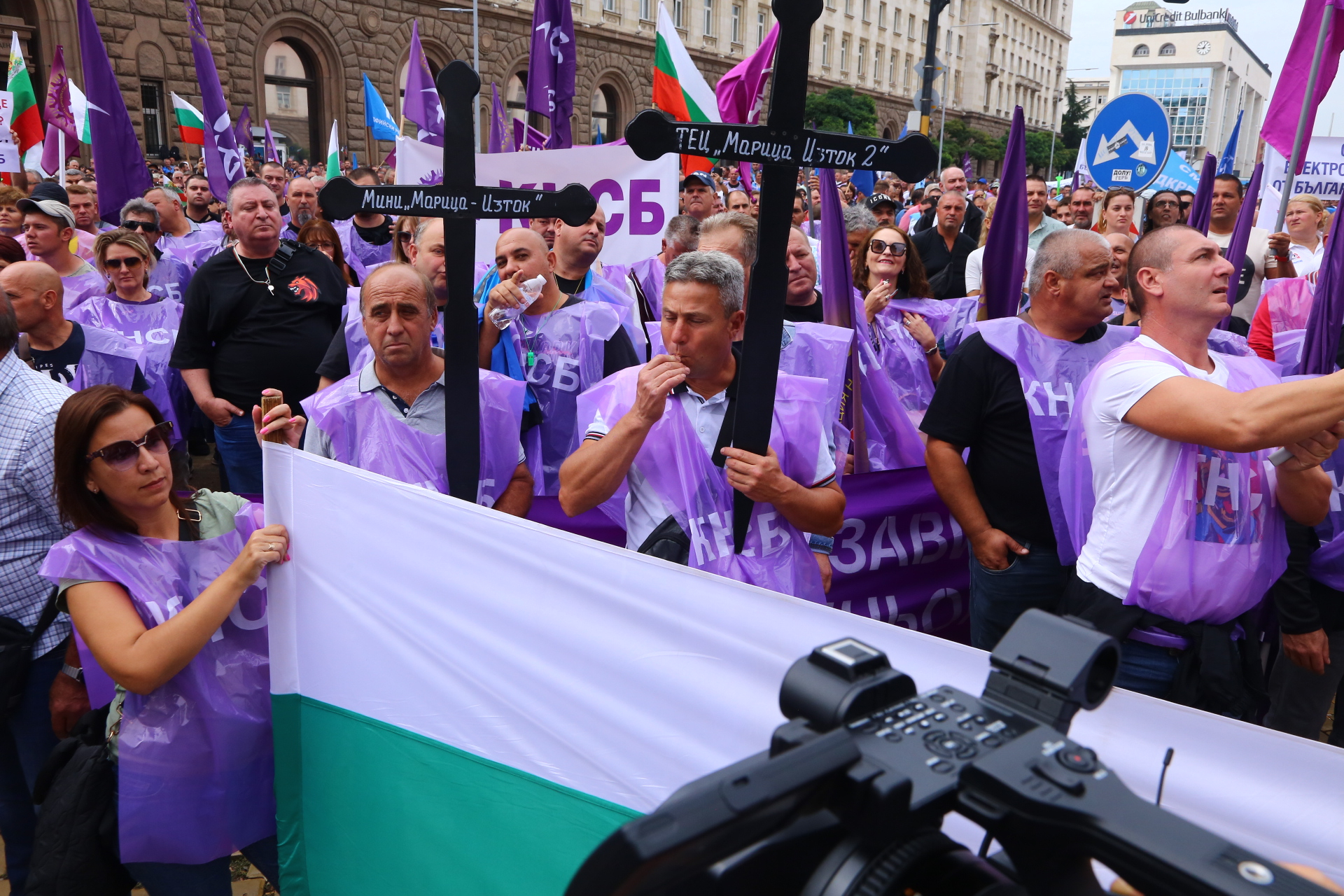 Заради бюджета: Стяга се мощен протест до парламента