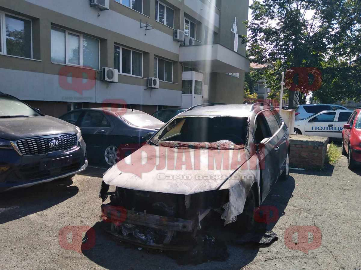 В Поморие ври и кипи след огнената вендета по топкриминалист, целият кримиконтингент... 
