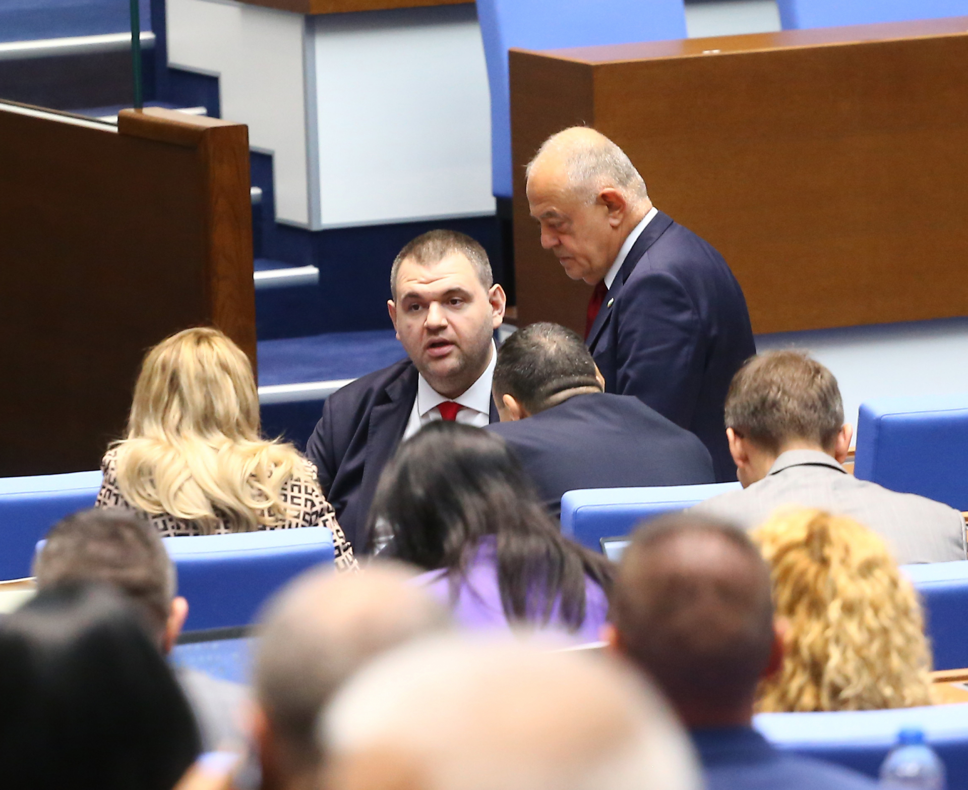Борисов, Пеевски и Атанасов внесоха важен ДОКУМЕНТ в НС