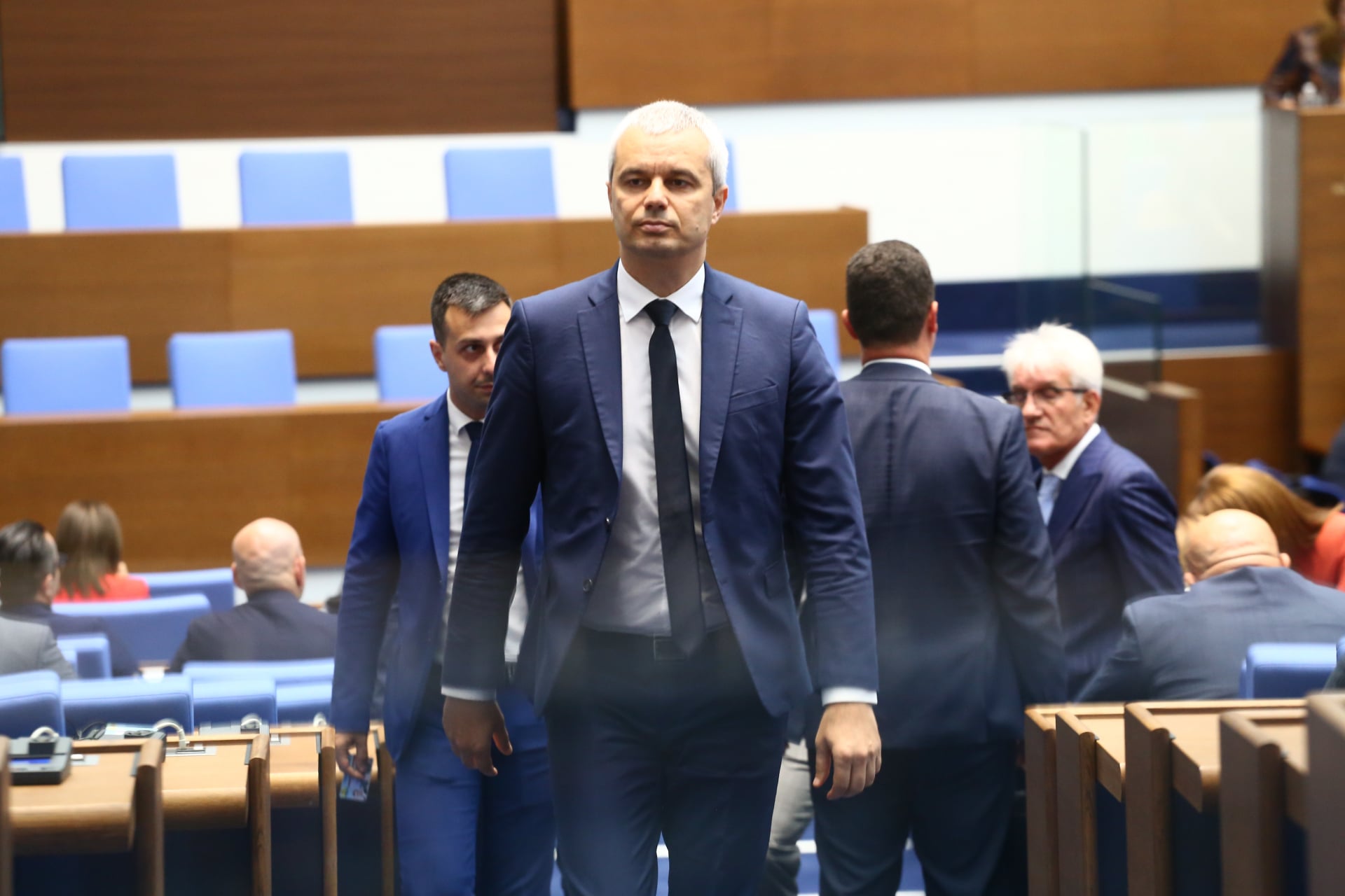 „Възраждане“ с революционни промени – при избори да отпаднат...