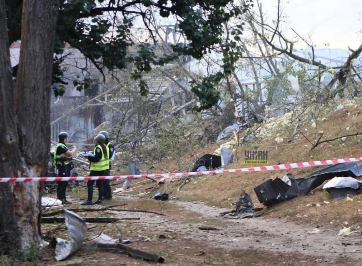 Мощна въздушна атака над Украйна, задейства се ПВО, ракети удариха Киев ВИДЕО