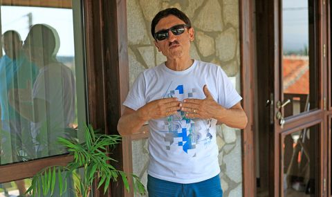 Милко Калайджиев пак удари на камък с къщата за гости