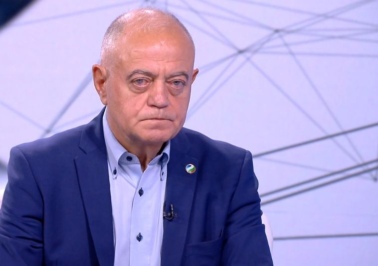 Ген. Атанасов попиля службите, поиска оставката на шефа на ДАНС