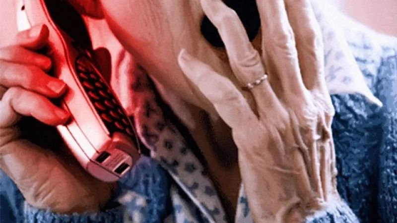 "Лекар" се обади на баба от Търново и след броени часове жената олекна с хиляди левове