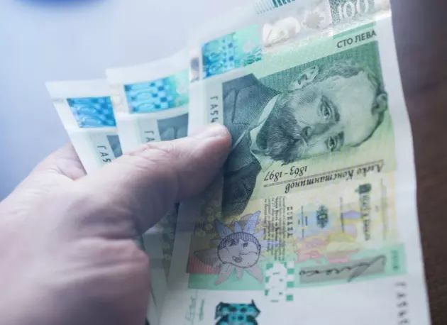 Социалната защита остава доминирана от пенсиите и здравните плащания