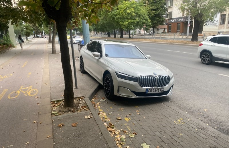 Нагъл столичанин с лъскаво БМВ вбеси пловдивчани, ето какви ги сътвори СНИМКИ