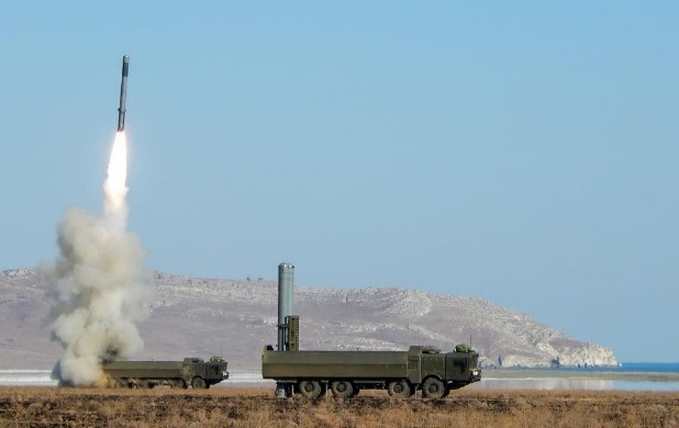 Украинските военни обясниха какви са особеностите на руските ракети "Оникс"
