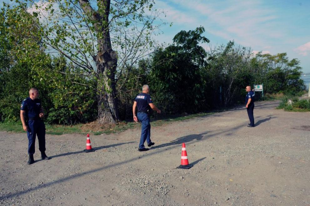 Не е за вярване къде откриха разбягалите се като пилци мигранти в Бургас СНИМКИ 