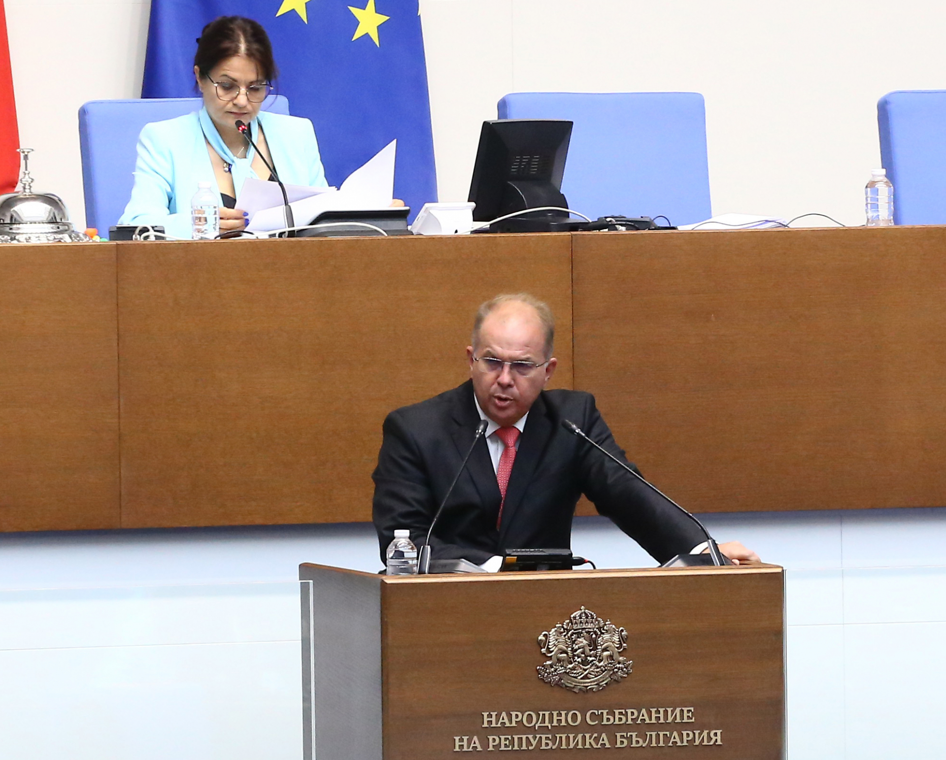 Напрежение в парламента заради двойното гражданство, Радомир Чолаков изненада с ход  