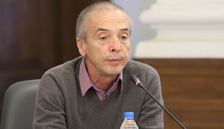 Обявиха, че доц. Мангъров е застрелян в колата му заради...