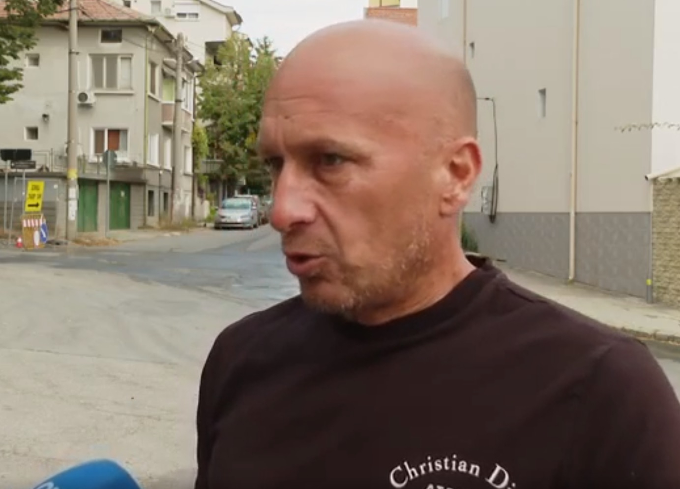 Спящ на асфалта протестиращ миньор каза истината за 36-те заплати ВИДЕО