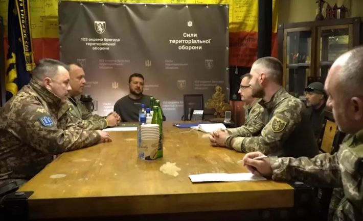 Зеленски посети най-горещите точки на фронта ВИДЕО 