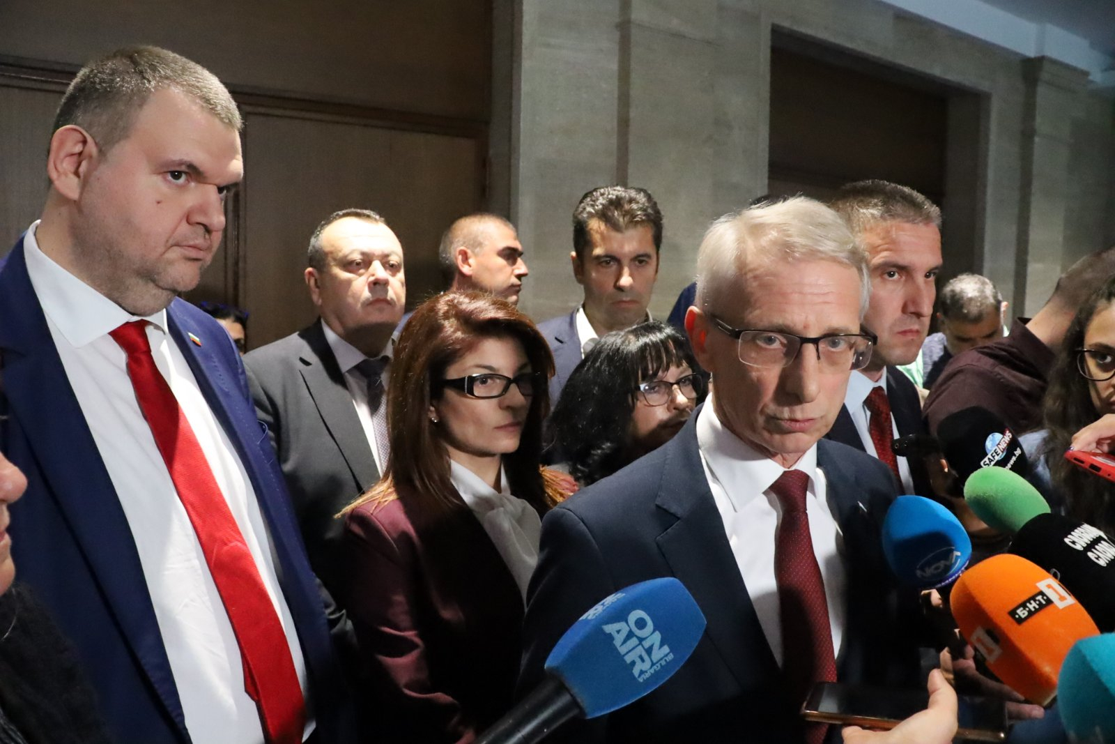 Денков заяви, че подава оставка, ако се случи това и после дойде развръзката БЛИЦ TV