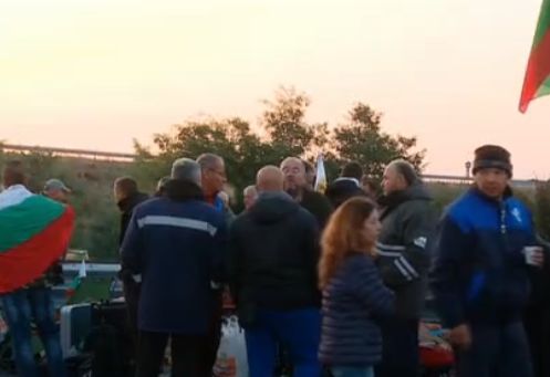 Протестиращите си казаха тежката дума: Блокадата пада, когато...