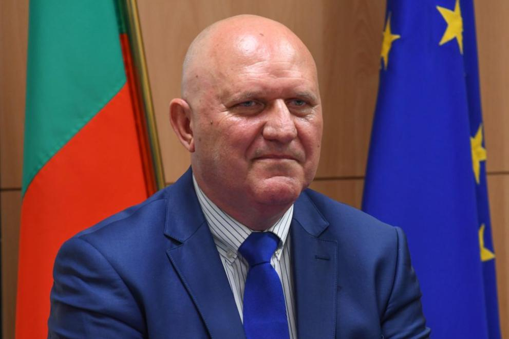 Министър Цоков към учителите: Обичайте професията си, защото тя е и призвание