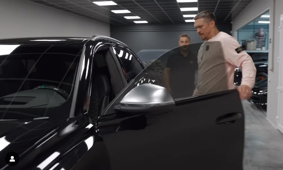 Специално за шампиона: Показаха страхотно тунингования Audi на Александър Усик ВИДЕО