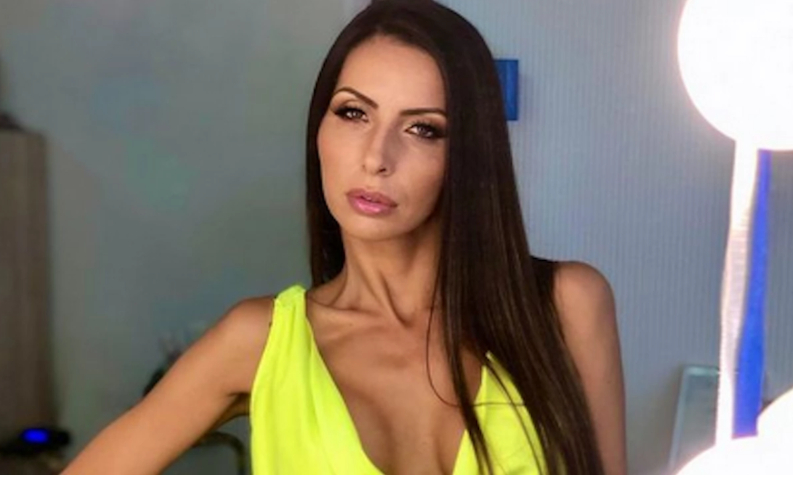 Голата кметица се изправя срещу фолкпевица в битка за...