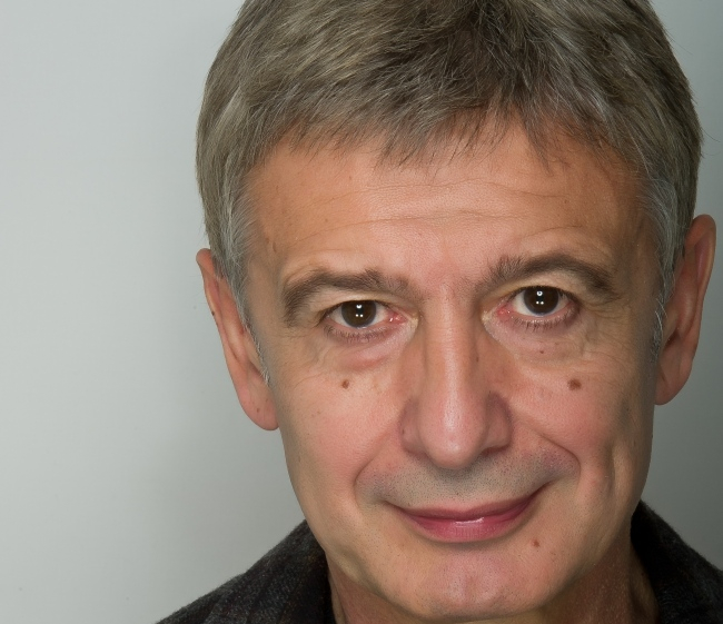 74-год. актьор Ириней Константинов прави секс с 26-годишна колежка
