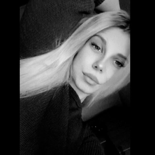 Стана ясно коя е красивата ученичка, загинала мистериозно край Леденика СНИМКИ