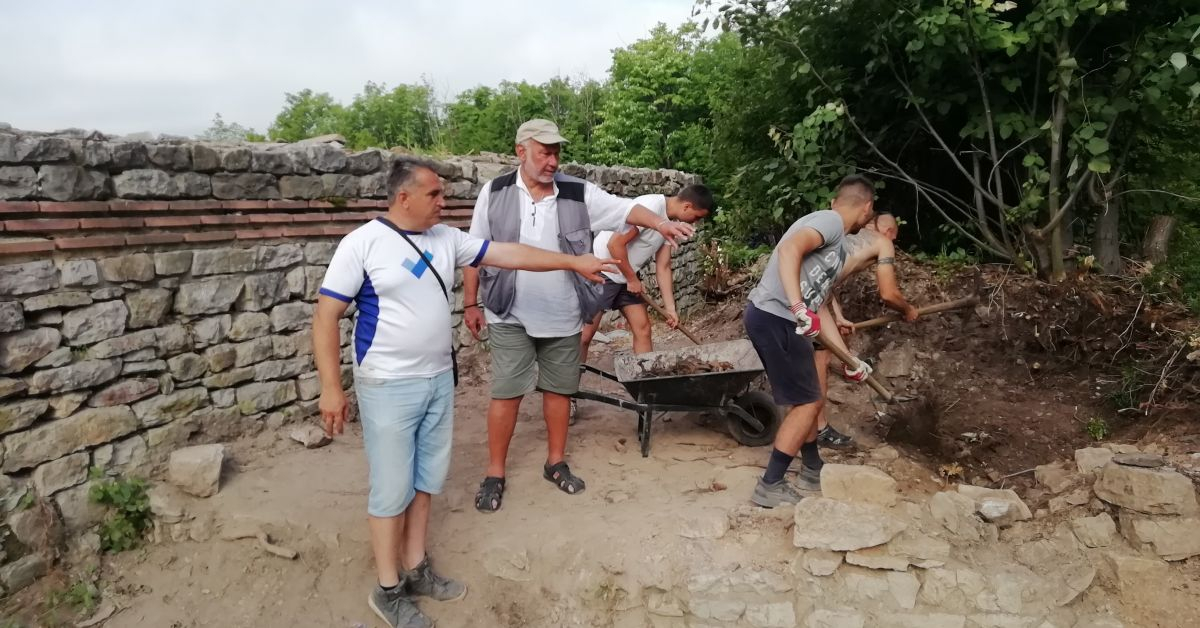 Проф. Овчаров хвърли археологическа бомба за внука на Чингис хан и богатия град Мисионис