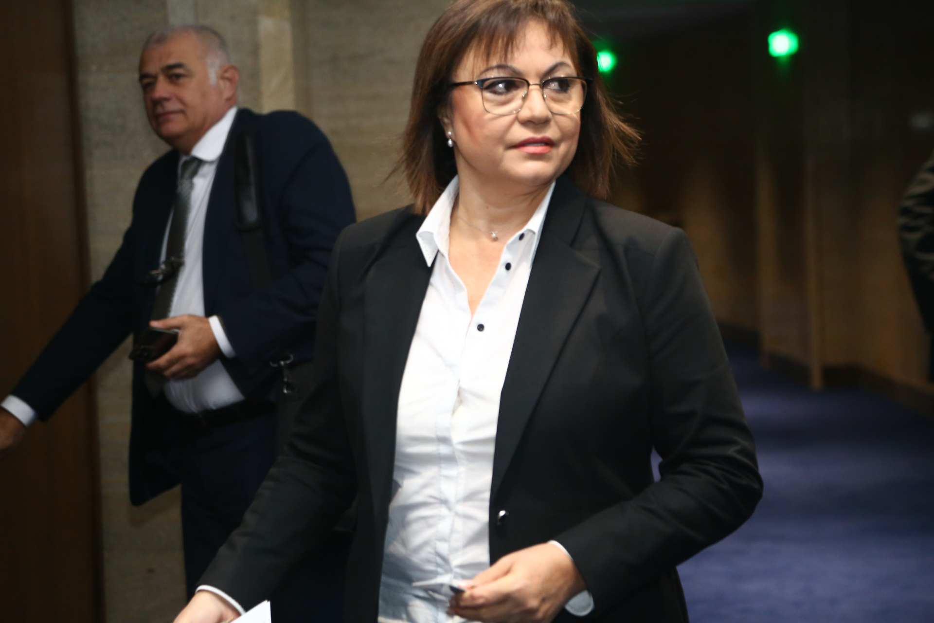 Нинова хвърли бомба за балотажите, неочаквана подкрепа за БСП от...