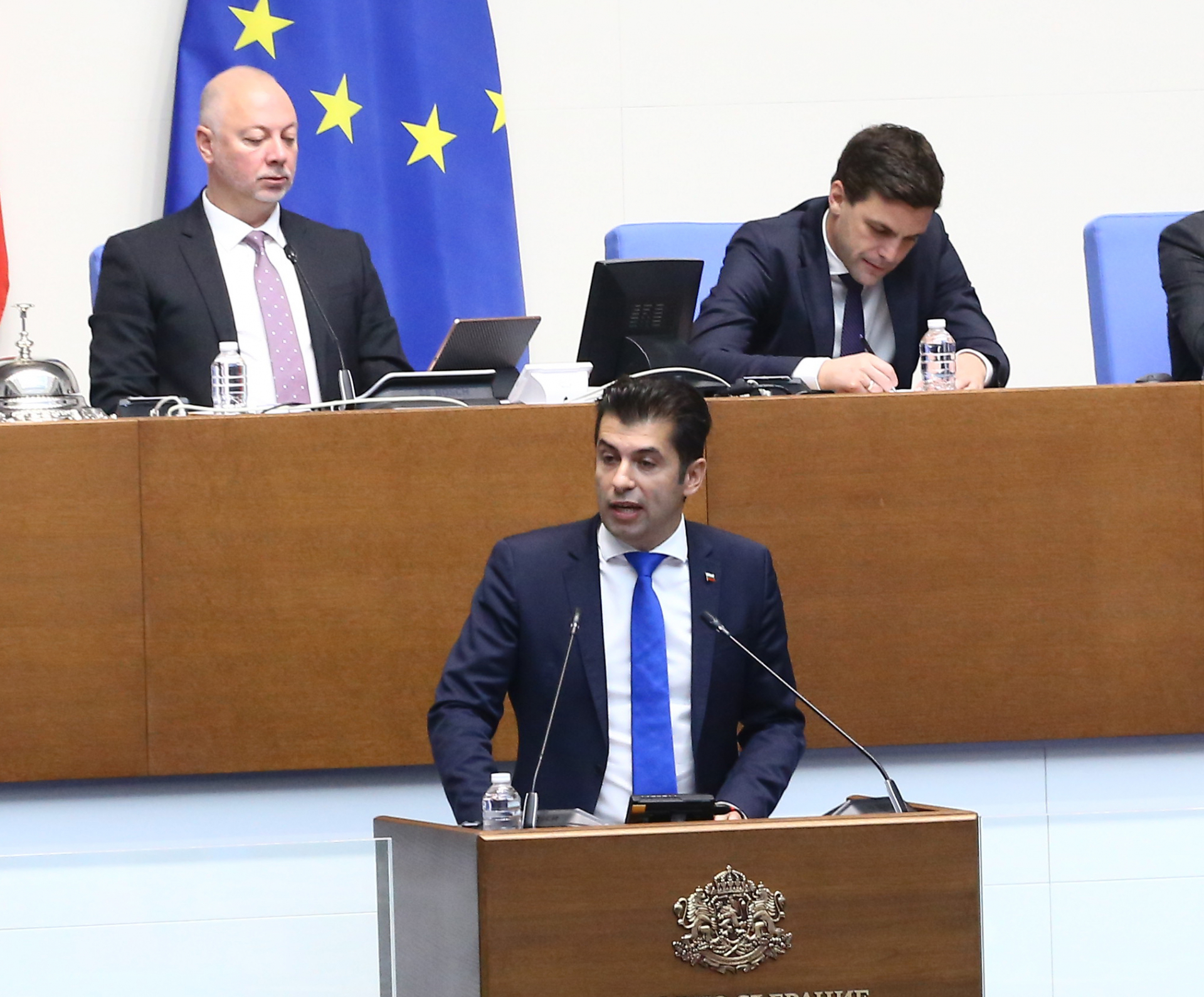 Разследващите погват Петков и Божинов за заплахите срещу министър Йоловски