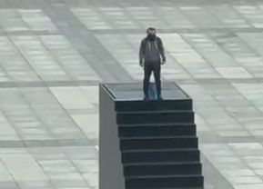 Истински ужас в центъра на Варшава преди важните избори ВИДЕО 
