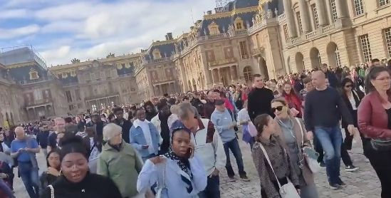 Българин насред хаоса във Версай: Излязоха много войници с автомати и прозвуча сигнал за евакуация